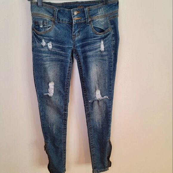 Almost famous Distressed Jeans Size 3 - Picture 1 of 5